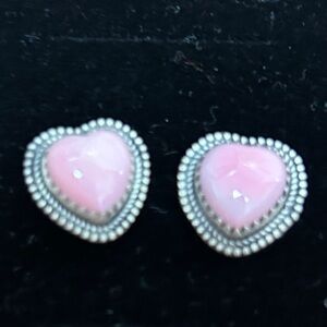 Beautiful Pink Conch and Sterling Silver studs. New.
